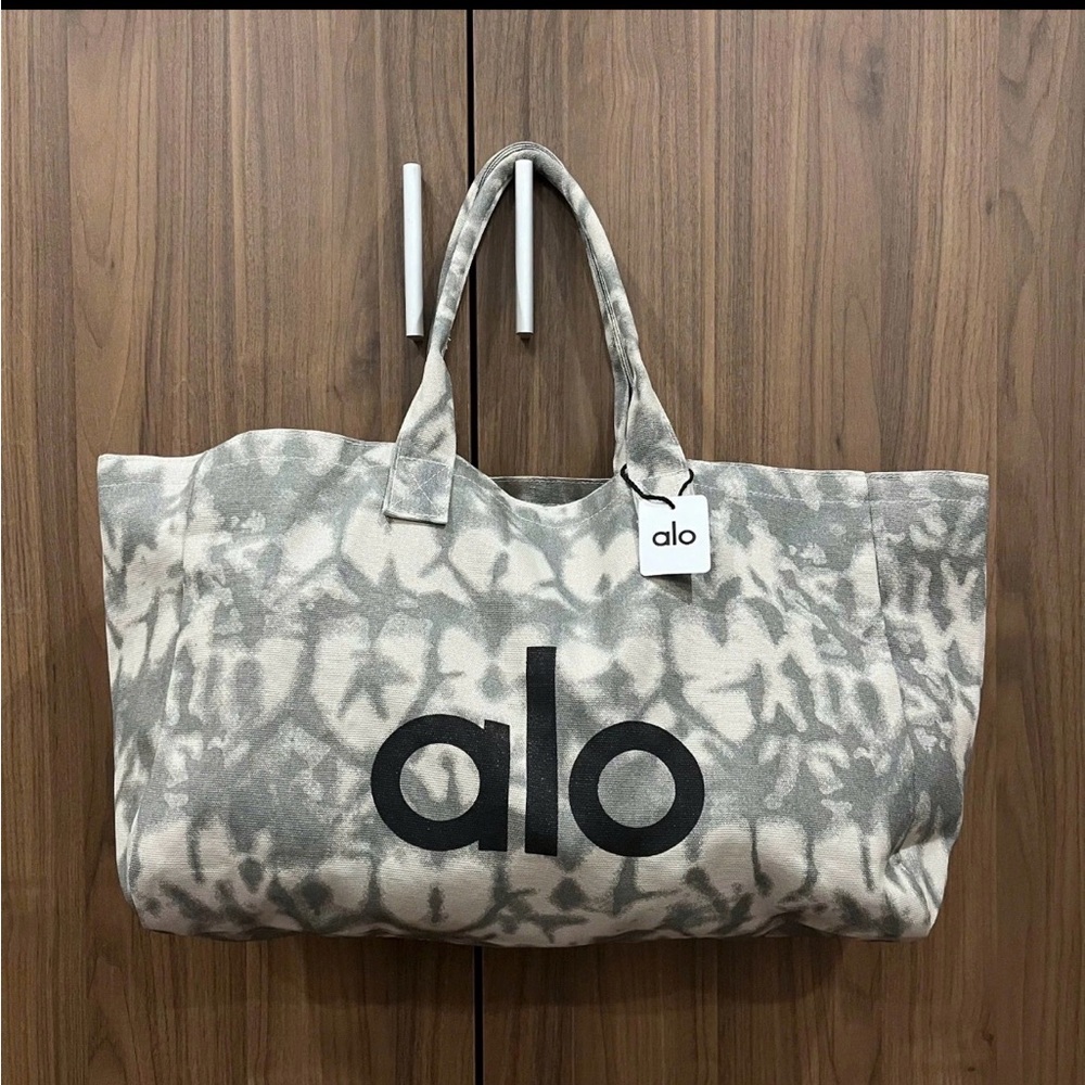 ALO Yoga Gray and White Tie-Dye Canvas Tote